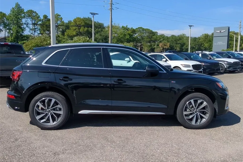 2023 Audi Q5 45 S line Premium photo 1