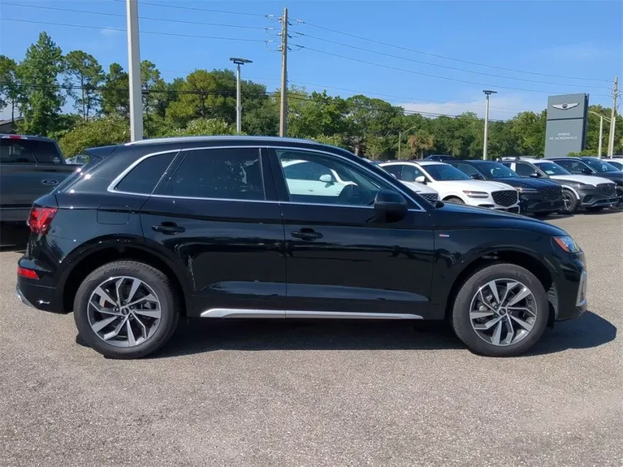 2023 Audi Q5 45 S line Premium photo 1