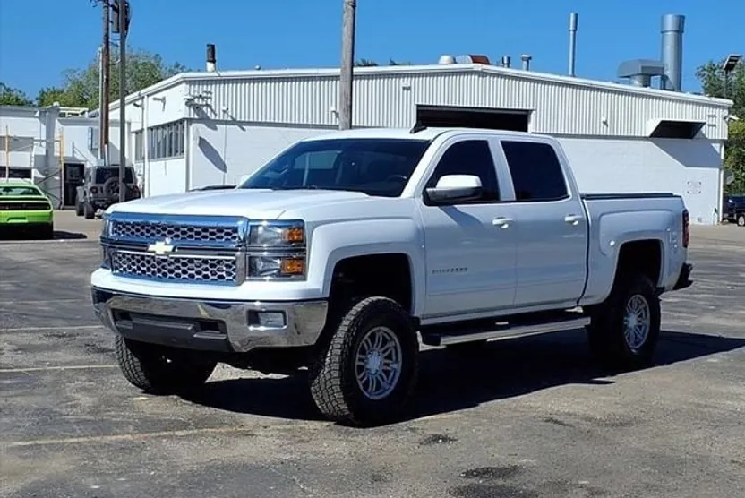 2015 Chevrolet Silverado 1500 LT photo 1