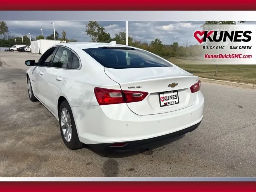 2023 Chevrolet Malibu 1LT photo 1