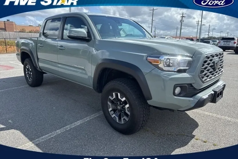 2023 Toyota Tacoma TRD Off-Road V6 photo 1