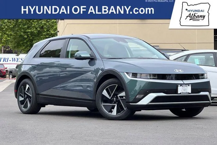 2025 Hyundai Ioniq 5 SE photo 1