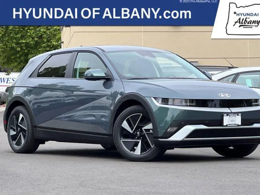 2025 Hyundai Ioniq 5 SE photo 1