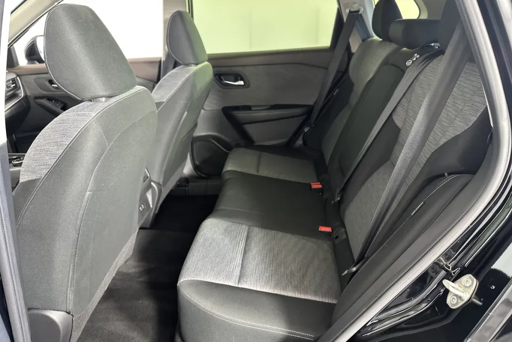 2023 Nissan Rogue SV photo 1