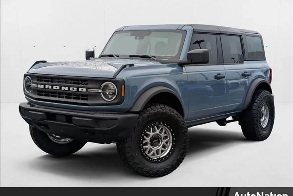 2025 Ford Bronco Base photo 1