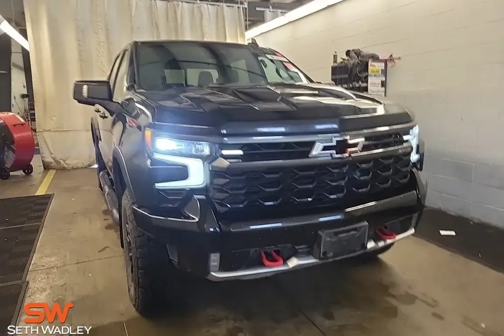 2024 Chevrolet Silverado 1500 ZR2 photo 1