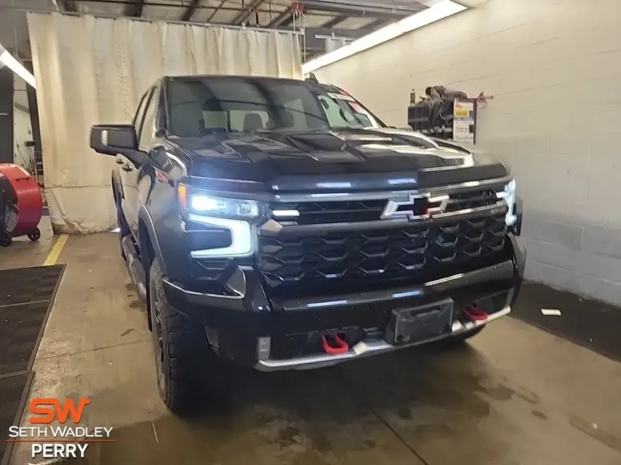 2024 Chevrolet Silverado 1500 ZR2 photo 1
