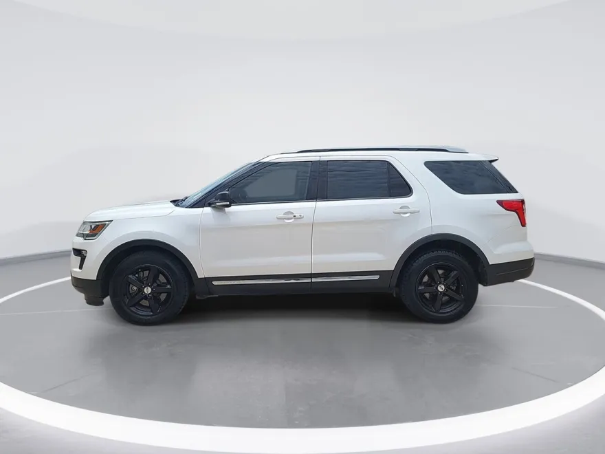 2019 Ford Explorer XLT photo 1