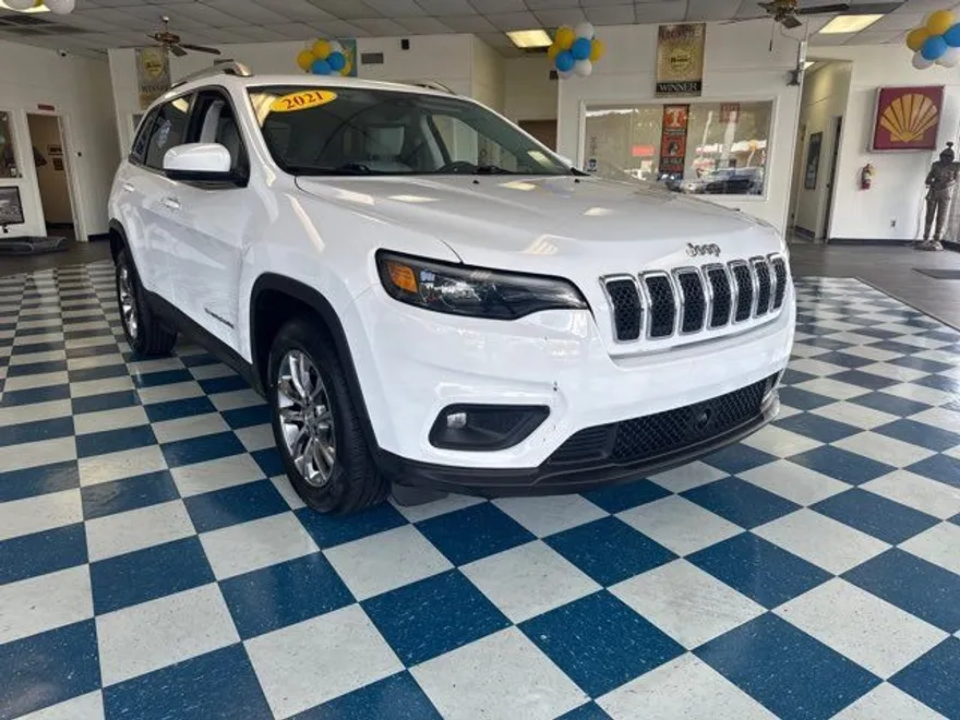 2021 Jeep Cherokee Latitude Sport photo 1