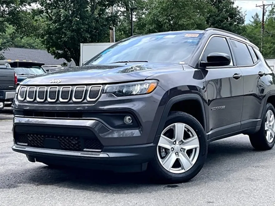 2022 Jeep Compass Latitude photo 1