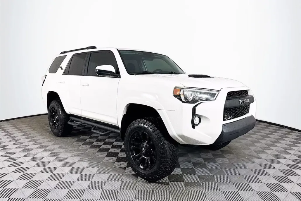 2019 Toyota 4Runner SR5 photo 1