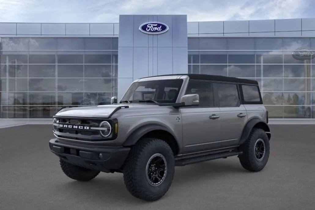 2024 Ford Bronco Outer Banks photo 1