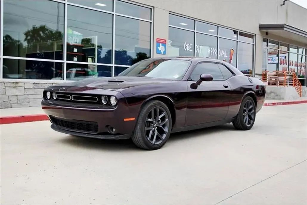 2021 Dodge Challenger SXT photo 1