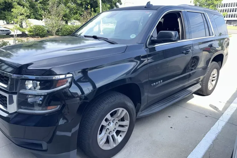 2017 Chevrolet Tahoe LT photo 1