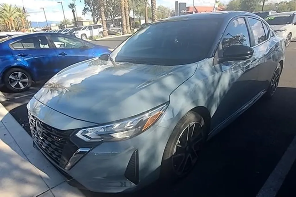2025 Nissan Sentra SR photo 1