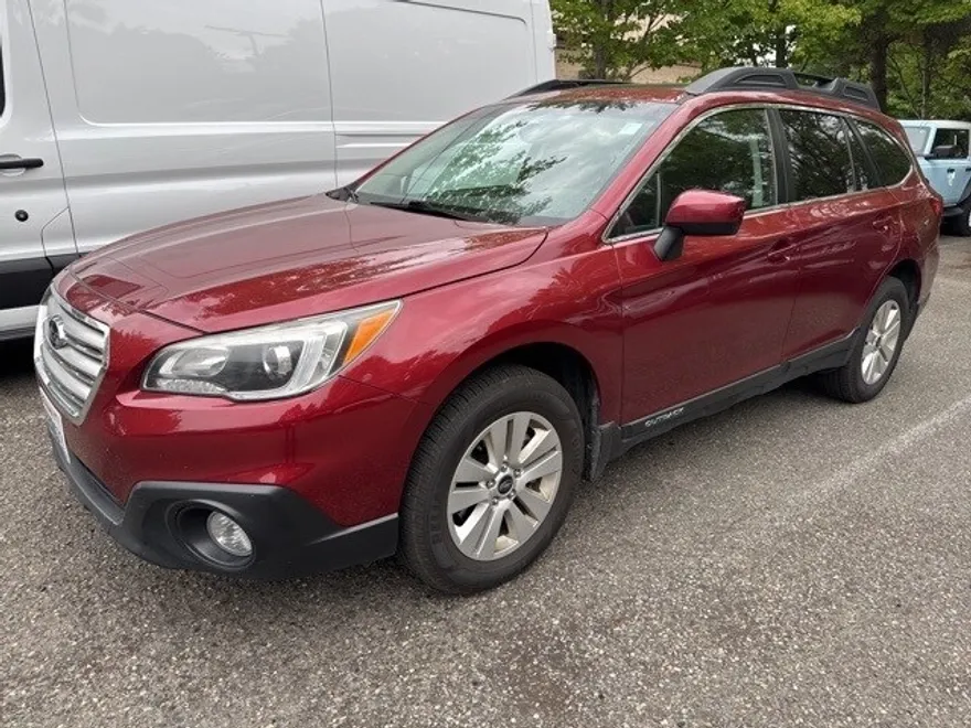 2017 Subaru Outback 2.5i Premium photo 1