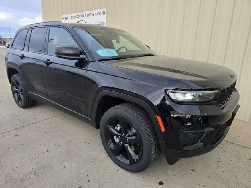 2025 Jeep Grand Cherokee Altitude X photo 1