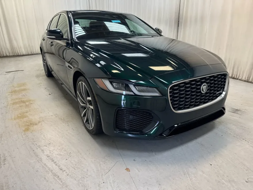2024 Jaguar XF P300 R-Dynamic SE photo 1