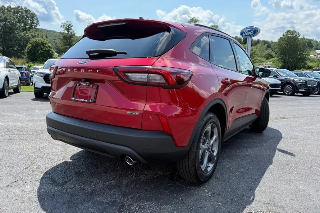 2025 Ford Escape ST-Line Select photo 1