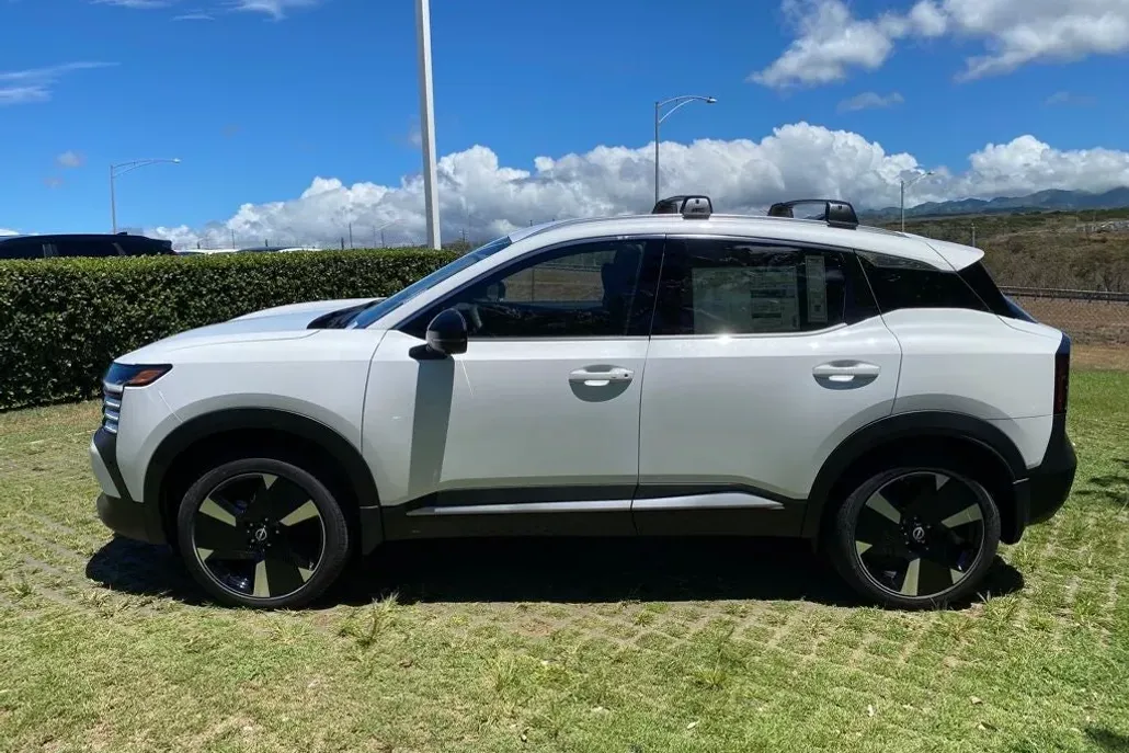 2026 Nissan Kicks SR photo 1