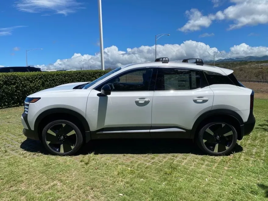 2026 Nissan Kicks SR photo 1