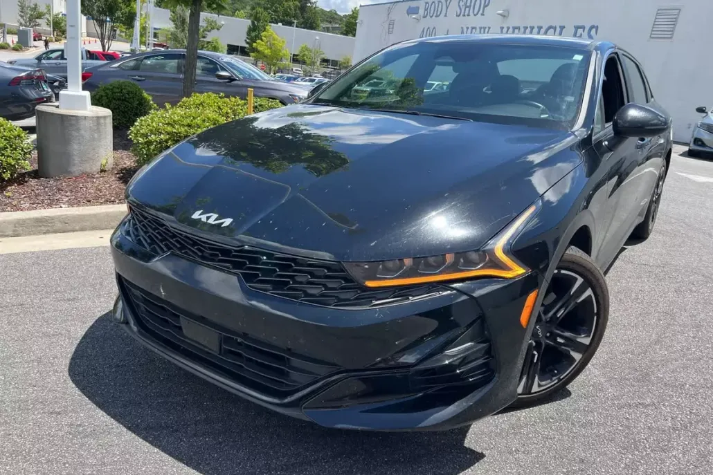 2024 Kia K5 GT-Line photo 1