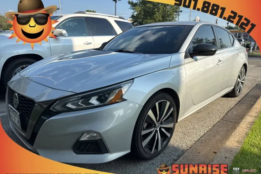 2021 Nissan Altima 2.5 SR photo 1