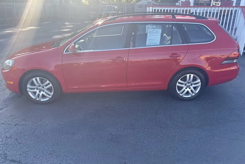 2011 Volkswagen Jetta SportWagen photo 1