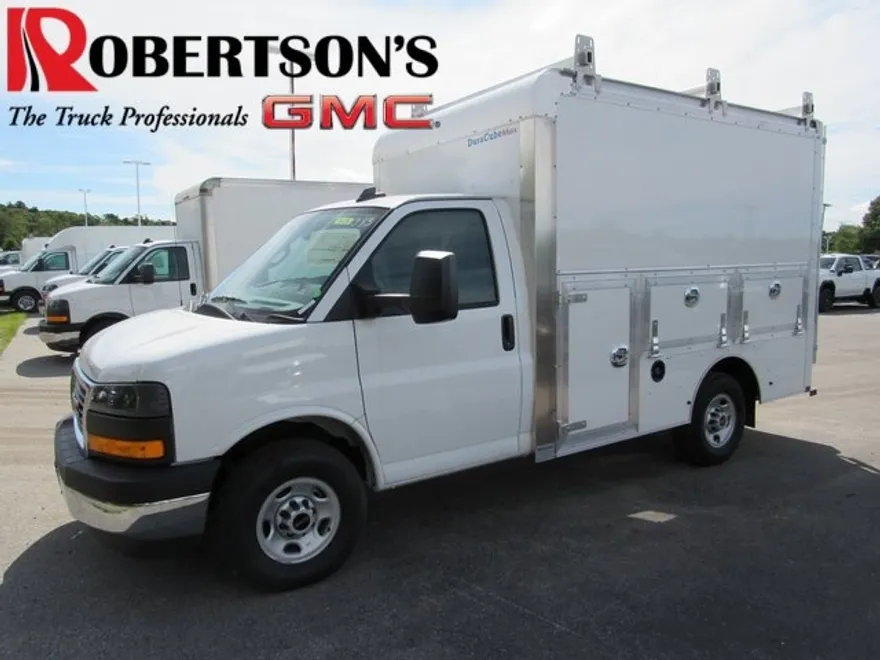 2025 Gmc Savana Cutaway 3500 photo 1