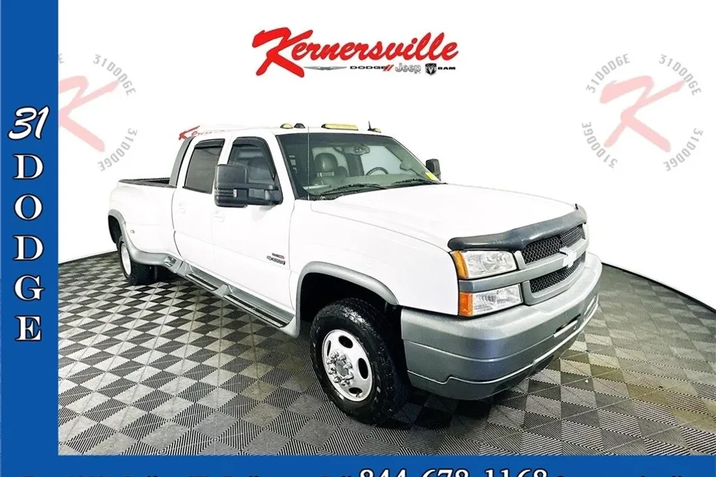 2004 Chevrolet Silverado 3500HD Base photo 1