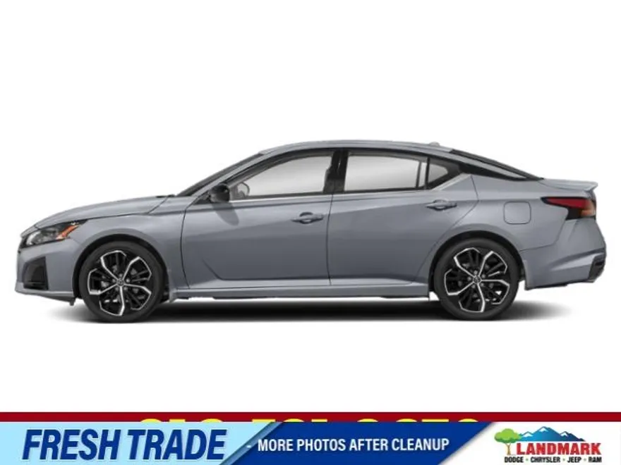 2023 Nissan Altima 2.5 SR photo 1