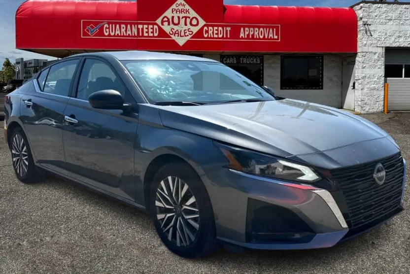 2024 Nissan Altima 2.5 SV photo 1