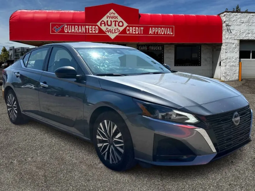 2024 Nissan Altima 2.5 SV photo 1