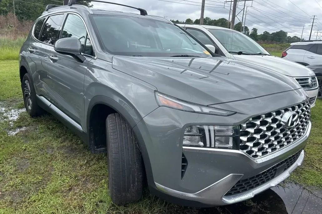 2022 Hyundai Santa Fe SEL photo 1