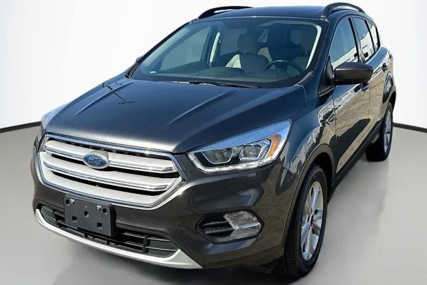 2019 Ford Escape SEL photo 1
