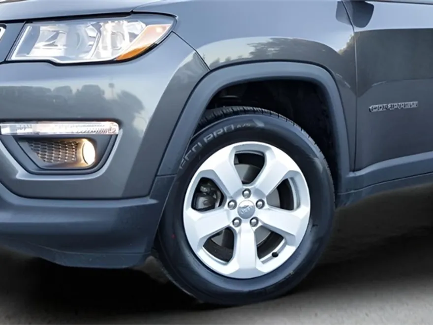 2018 Jeep Compass Latitude photo 1