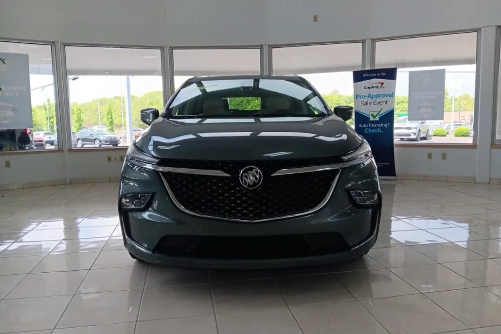 2022 Buick Enclave Avenir photo 1