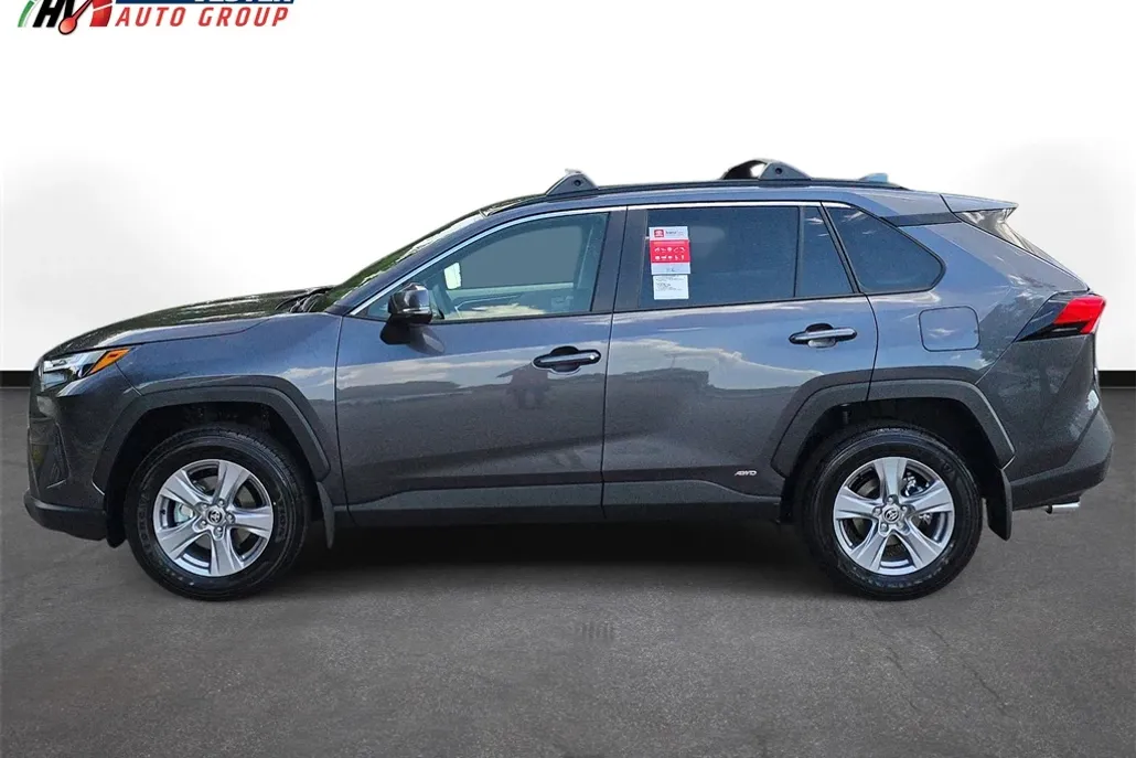 2025 Toyota RAV4 Hybrid XLE photo 1