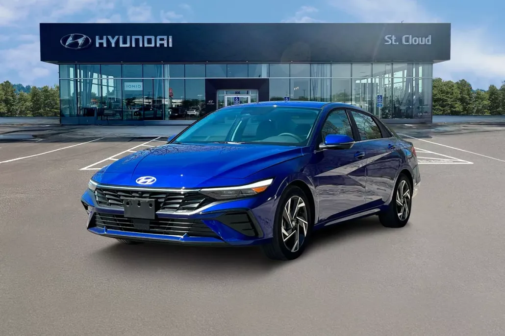 2025 Hyundai Elantra Limited photo 1