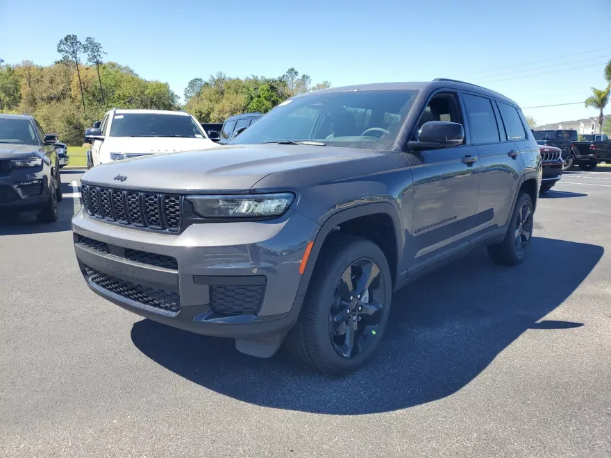 2025 Jeep Grand Cherokee Altitude X photo 1