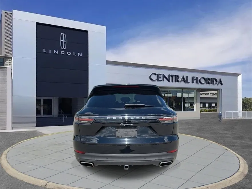 2020 Porsche Cayenne Base photo 1