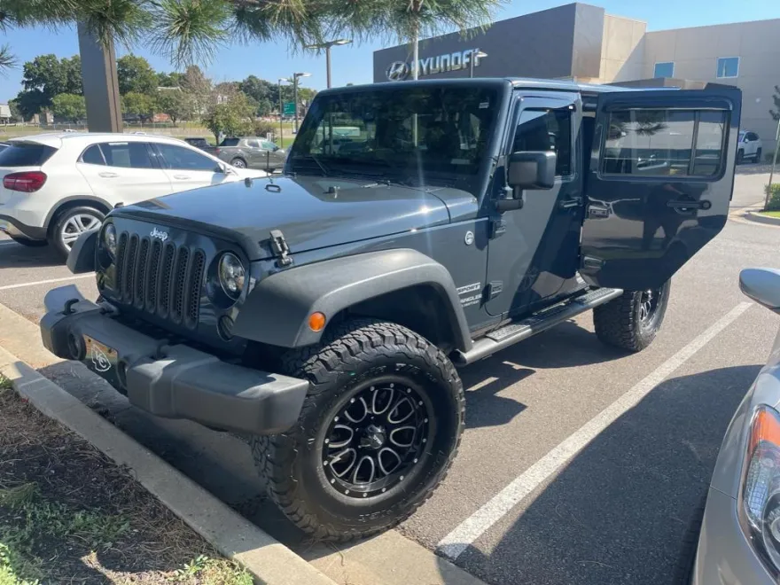 2017 Jeep Wrangler Unlimited Sport photo 1