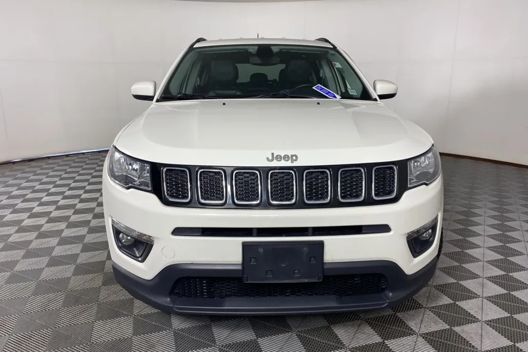 2020 Jeep Compass Latitude photo 1
