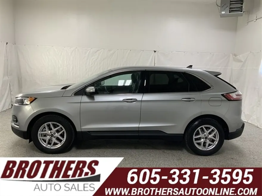 2024 Ford Edge SEL photo 1
