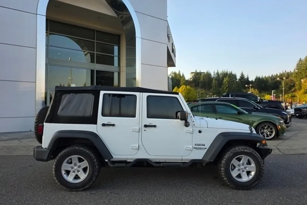 2015 Jeep Wrangler Unlimited Sport photo 1