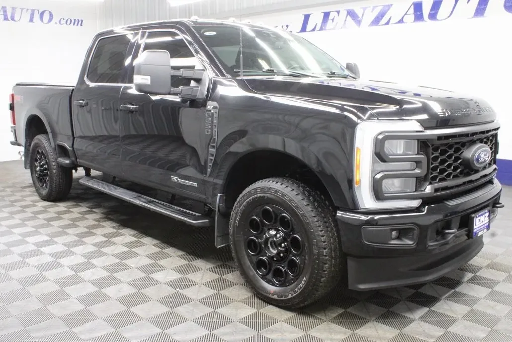 2023 Ford F-250 photo 1