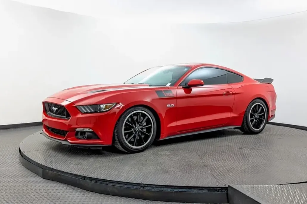 2017 Ford Mustang GT photo 1