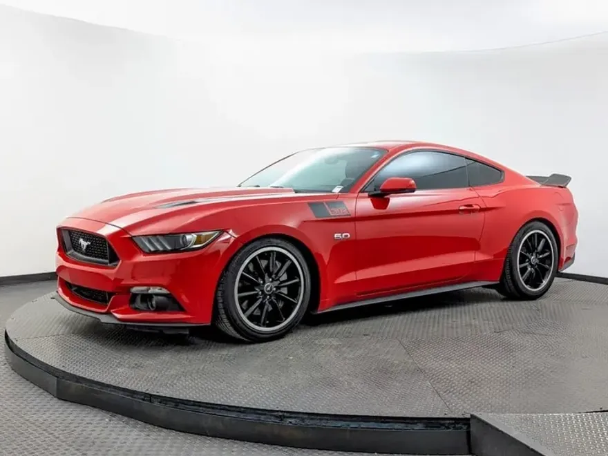 2017 Ford Mustang GT photo 1