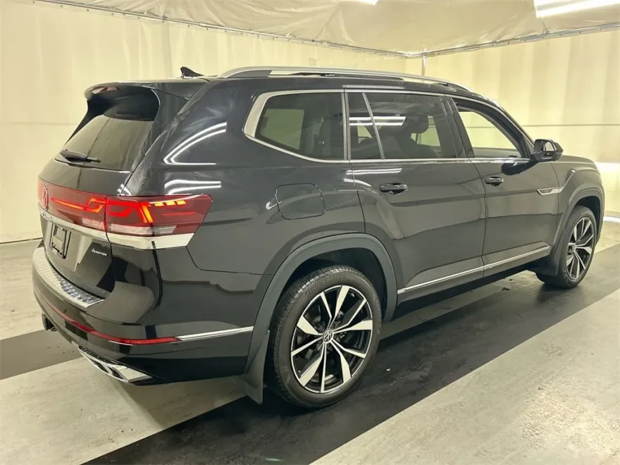 2024 Volkswagen Atlas SEL Premium R-Line photo 1