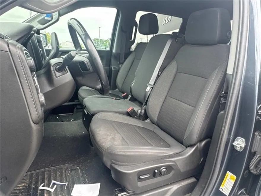 2021 Chevrolet Silverado 1500 LT photo 1
